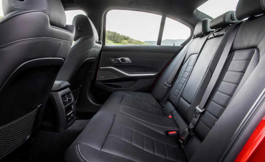 Интерьер BMW 330i M Sport xDrive (G20) 2019 года  (NA) (фото 8 из 27)
